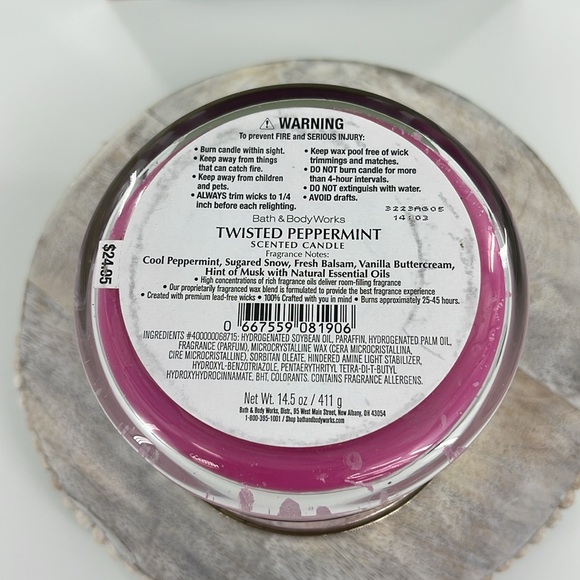 Twisted Peppermint - Bath & Body Works - 3 Wick - Picture 3 of 3